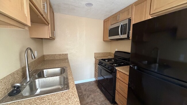 Photo - Three Bedroom Two Bathroom Apartment in San Bernardino! Unit 10