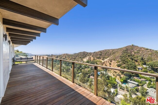 Photo - 2235 Gloaming Way