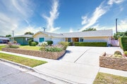 Photo - 8543 Medford St