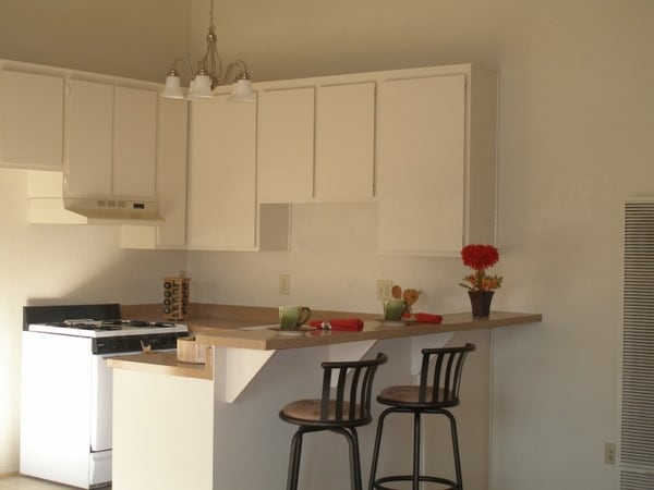 Kitchen - Lincoln Apartments