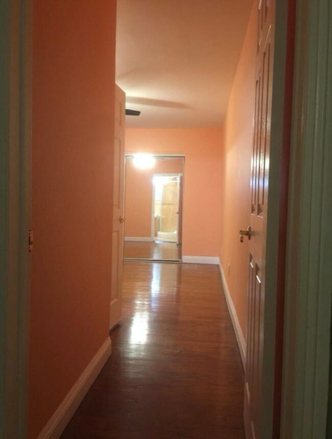 Photo - 5115 Canoga Ave