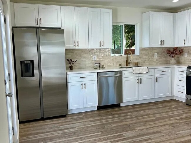 Building Photo - 9429 S 2nd Ave