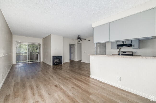 Interior Photo - 8541 Foothill Blvd., Sunland