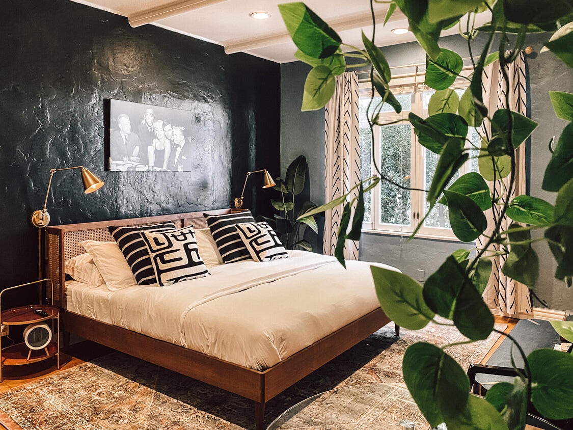 Floor Plan - Retro Style FURNISHED Studio on Rodeo