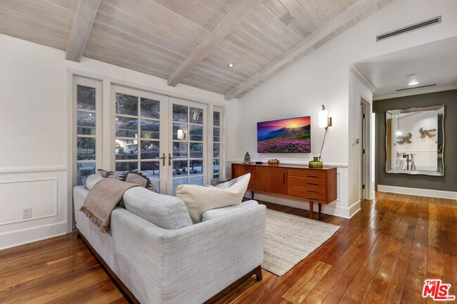 Photo - 163 Acari Dr