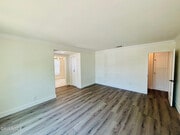 Photo - 6534 Balcom Ave House