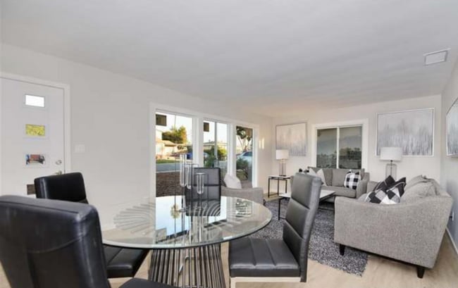 Photo - 4028 Hope St