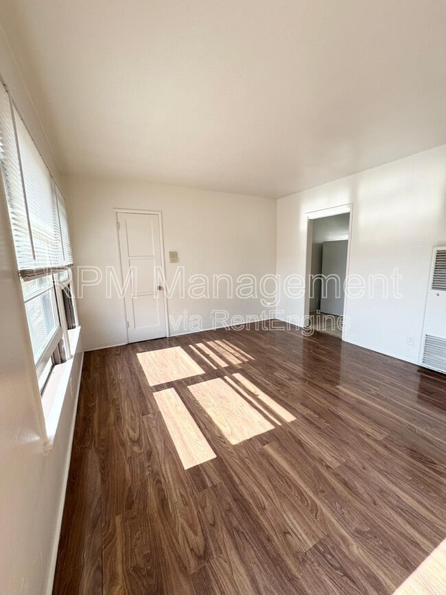 Building Photo - 5404 La Mirada Ave Unit 16 Rental