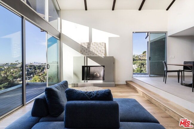 Photo - 5636 Tuxedo Terrace