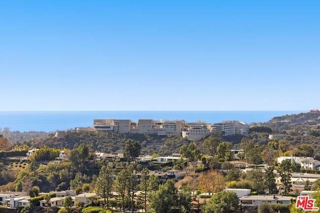 Photo - 1041 Somera Rd