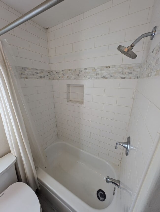 Photo - Quaint 2 Bedroom 1.5 Bathroom Townhome Style Unit In Santa Barbara Unit ADU