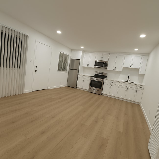 Photo - 331 W Windsor Rd Apartment Unit 6