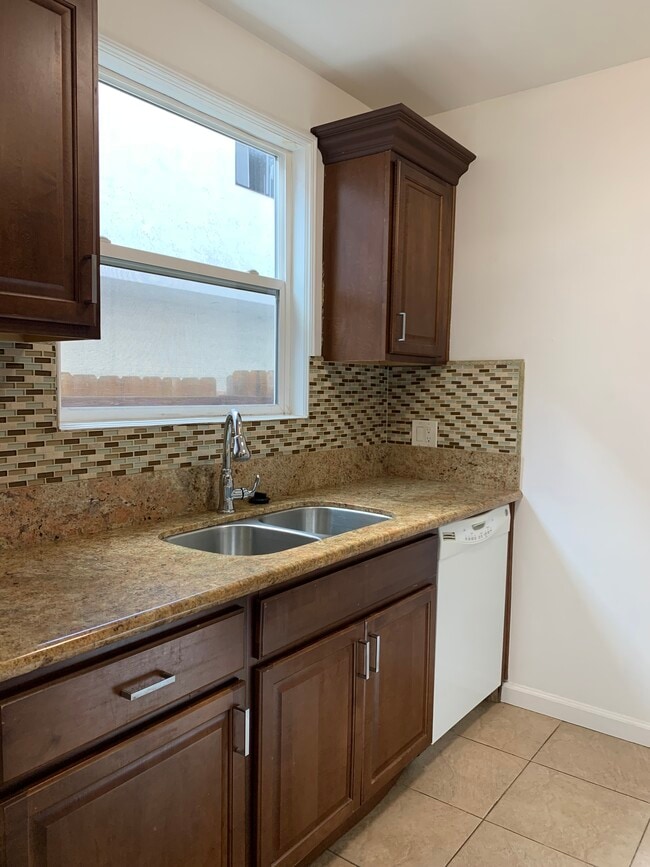 Photo - 4413 1/2 Illinois St Unit 4413.5