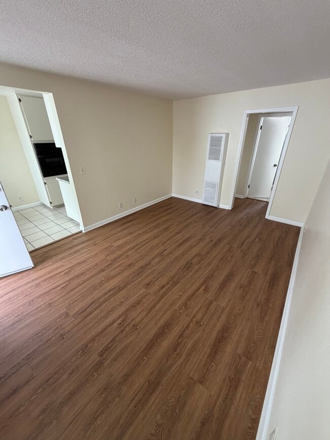 Photo - 7737 Bright Ave