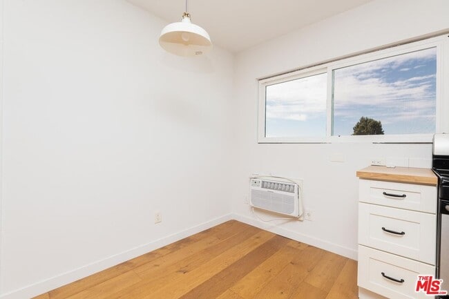 Photo - 3933 Marathon St Unit 204A