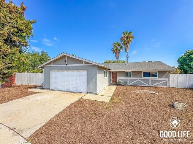 Building Photo - 552 Luna Dr