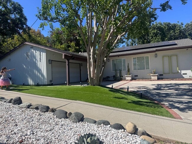 Photo - 20305 Aetna St