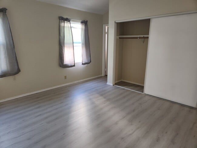 Photo - 1208 Roswell Ave Unit B