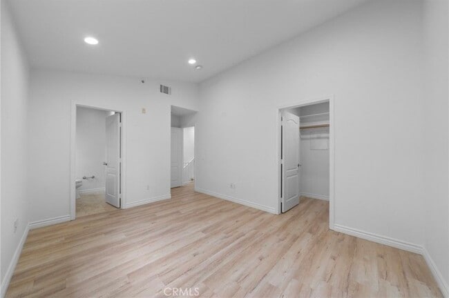 Photo - 1133 S Hoover St Unit 102