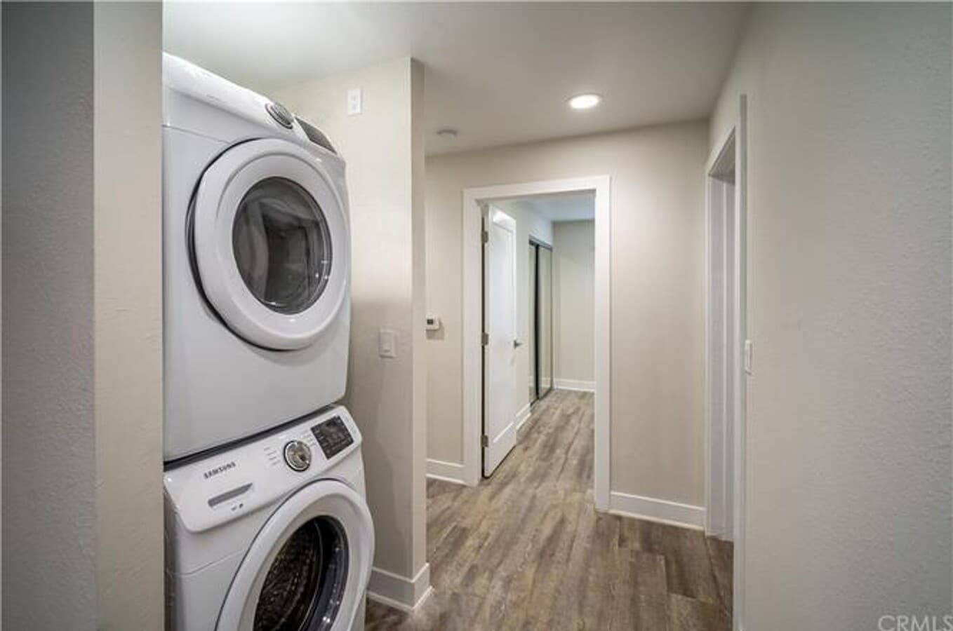 Photo - LARGE Apartment Home. 3bd/2ba, walk in clo... Unit 1560