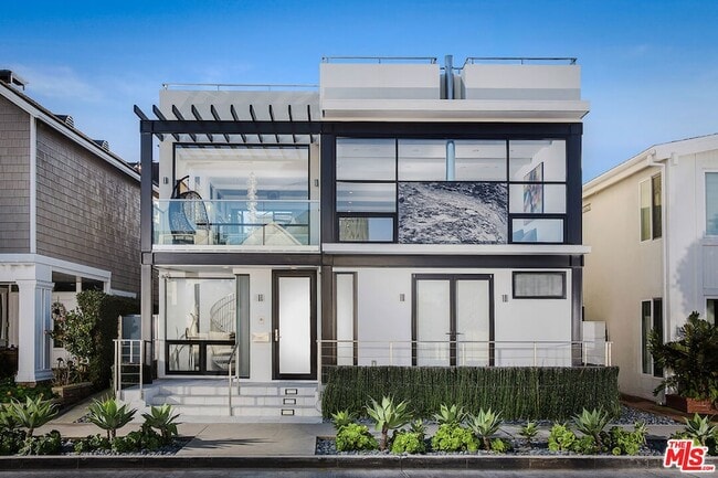 Photo - 2105 E Balboa Blvd