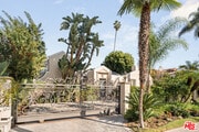 Photo - 512 N Canon Dr House