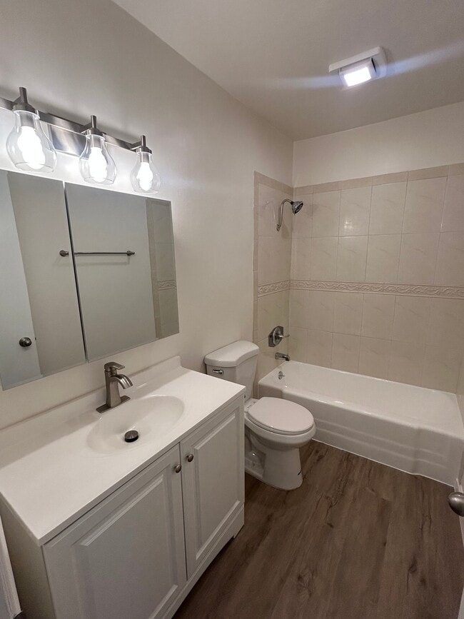 Building Photo - 1164 W Duarte Rd