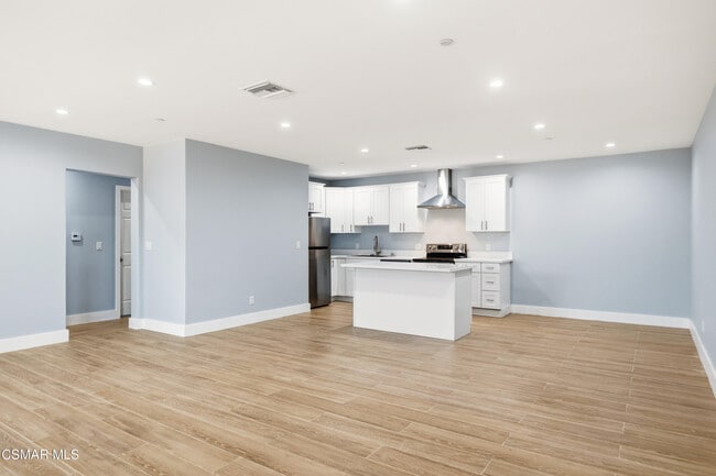 Photo - 13100 Filmore St