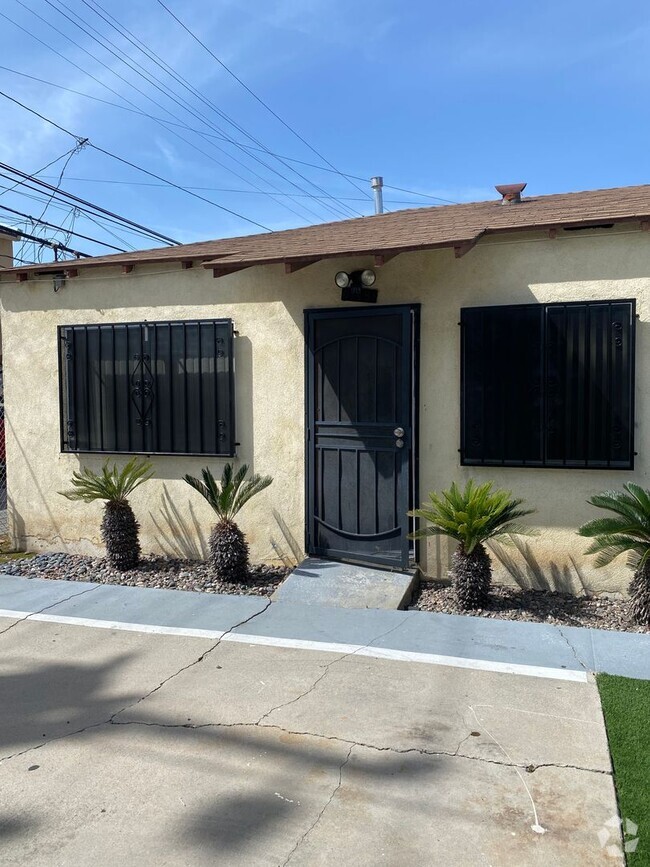 Building Photo - Cute 1 Bedroom ADU perfect for Single or S... Rental