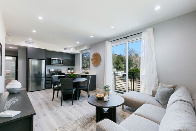 Photo - 13637 N Fellows Ave