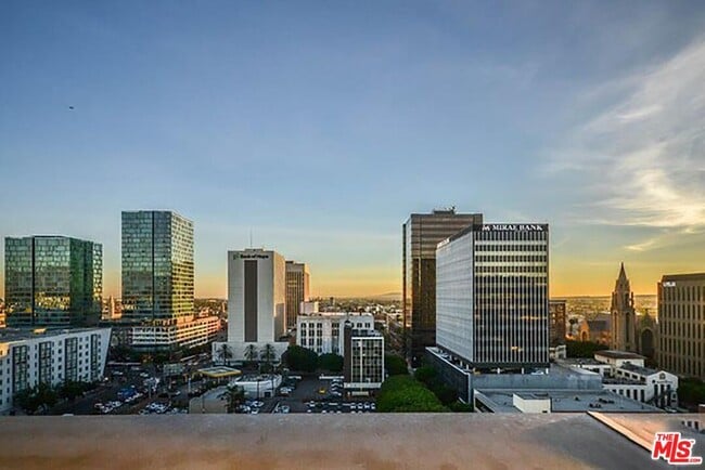 Photo - 3223 W 6th St Unit 808