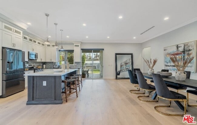 Photo - 19148 W Oxnard St