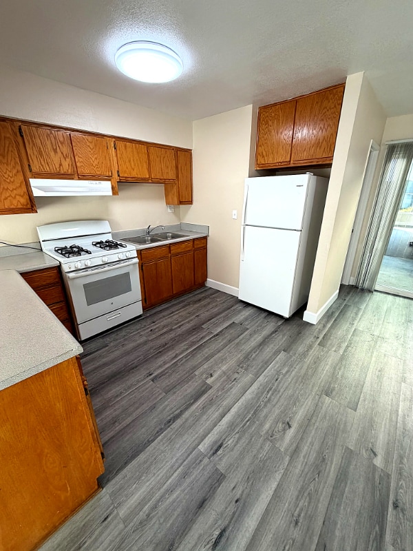 Photo - 610 Silverwood Ave