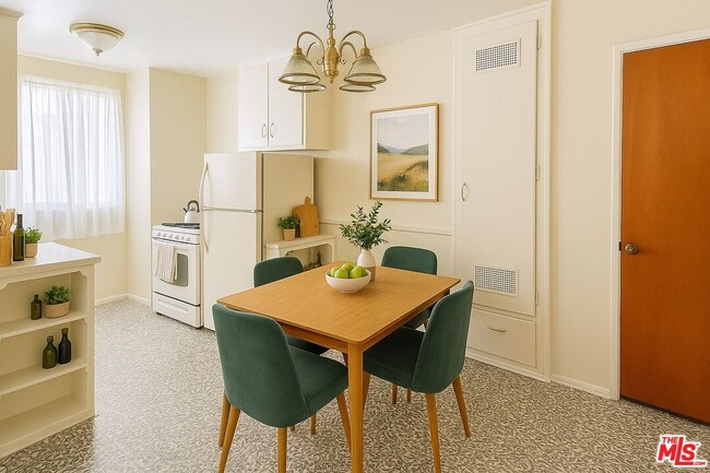 Photo - 828 N Alta Vista Blvd Unit 7