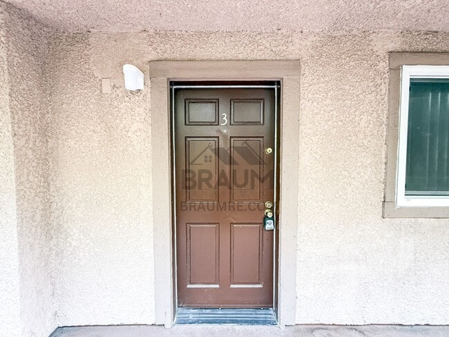 Building Photo - 11839 Burbank Blvd Unit 3