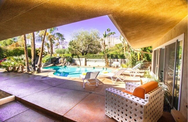 Photo - 1223 E San Lorenzo Rd House