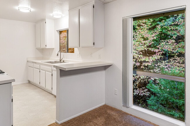 Photo - 101 Rockledge Ln Unit 101