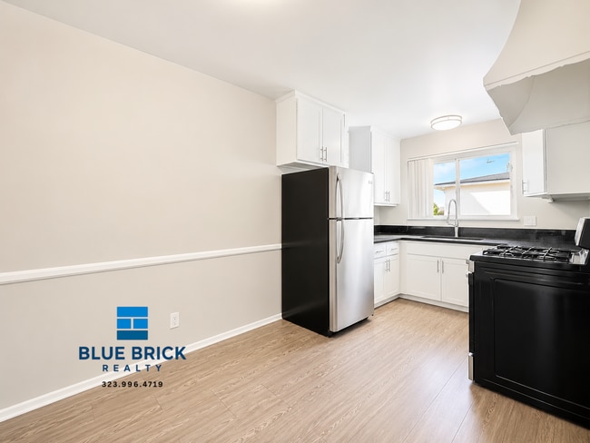Photo - 5315 Whitsett Ave Unit 6