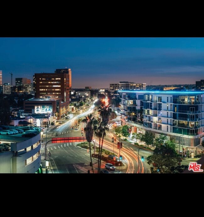 Photo - 321 S San Vicente Blvd Unit 903