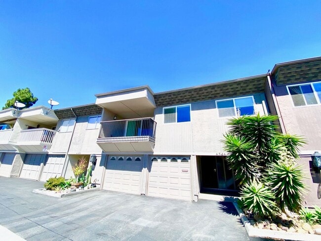 Building Photo - FOR RENT - 3 Bd/2 Ba 1,392 Sf In Friars Village Community, Townhome In San Diego Fashion Valley ...