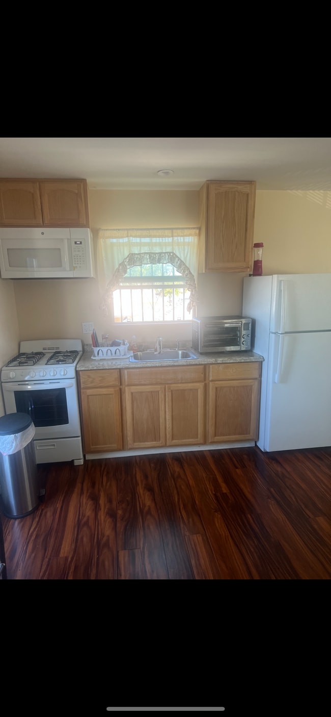 Photo - 2400 Pine Ave Apartment Unit A