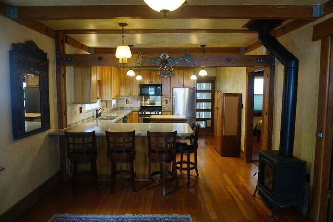 Photo - 2127 Red Rose Way
