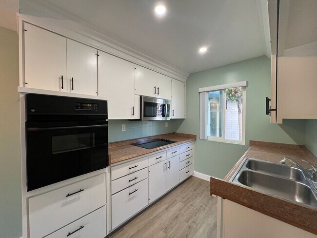 Photo - 14542 Carfax Dr Unit #C