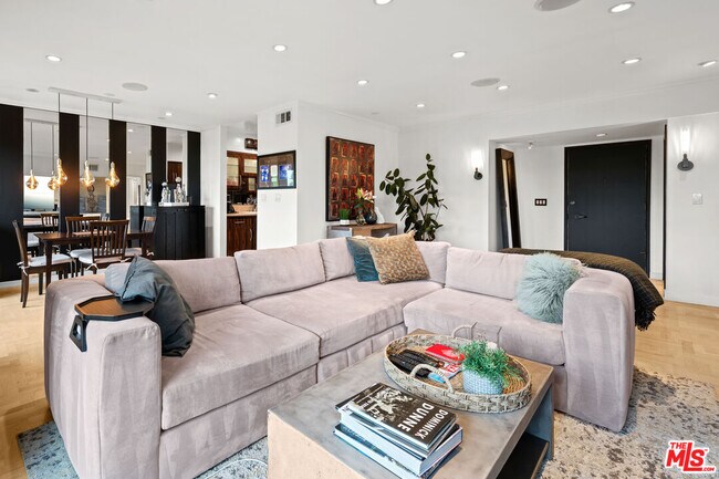 Photo - 949 Kings Rd Unit 314