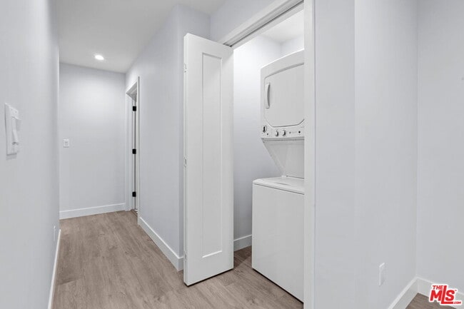 Photo - 1518 1/4 Stearns Dr