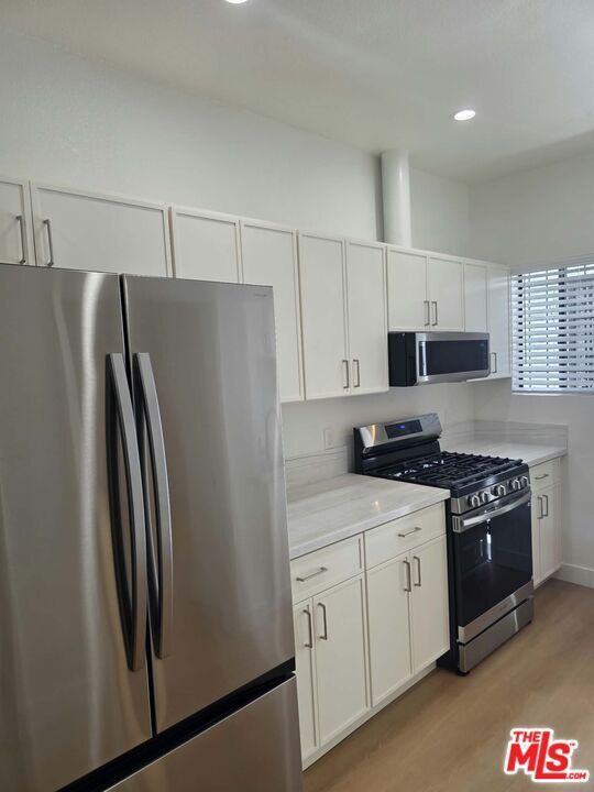 Photo - 1445 N Mariposa Ave