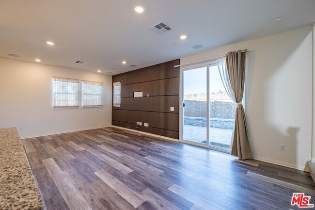 Photo - 27639 Sawtooth Ln