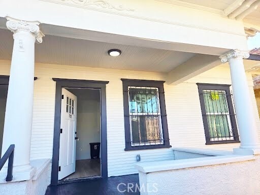 Photo - 754 E 17th St Apartment