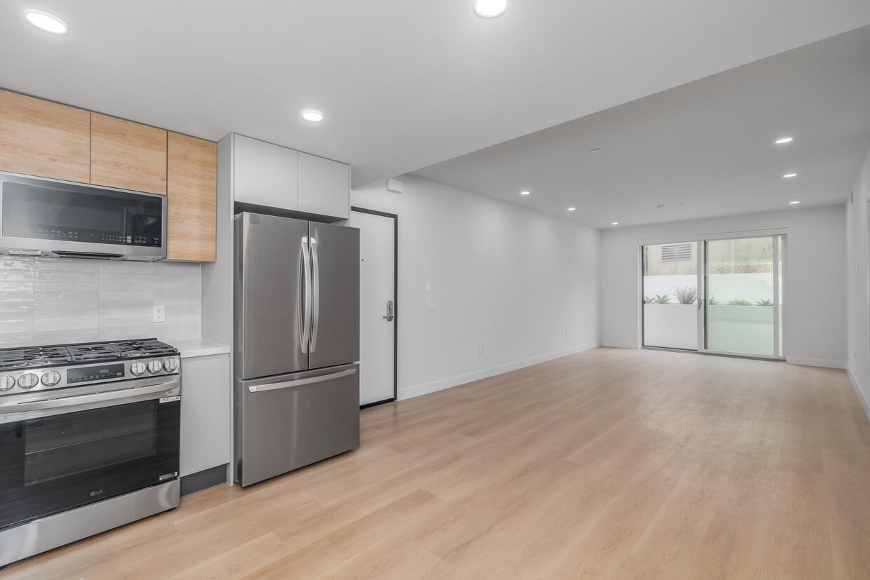 3D Tour - 8867 W Alcott St Apartments