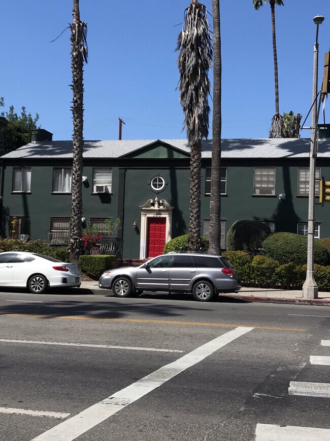 Photo - 303 S Doheny Dr Unit 102